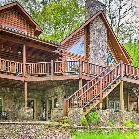 Spacious Burnsville Retreat - Hike, Fish, Golf!